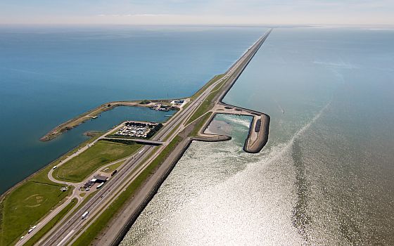 Holanda convertirá su dique Afsluitdijk en una explotación de energías renovables