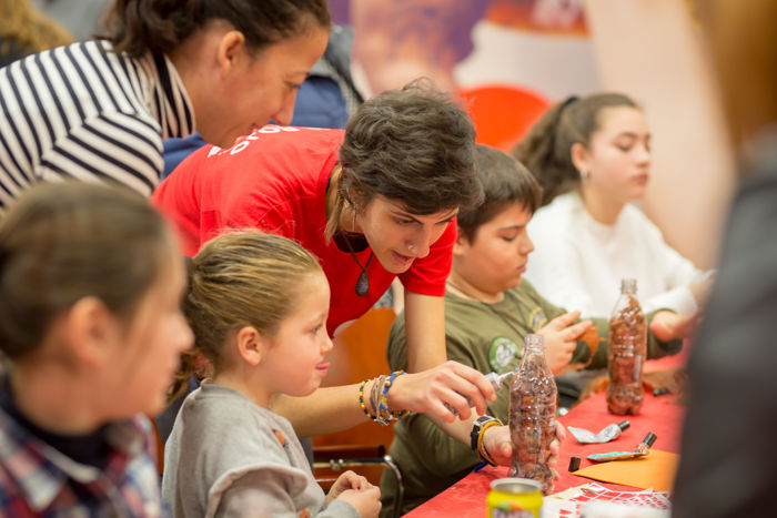 Maracaná organiza unos talleres ZEO para los hijos de trabajadores de Coca Cola