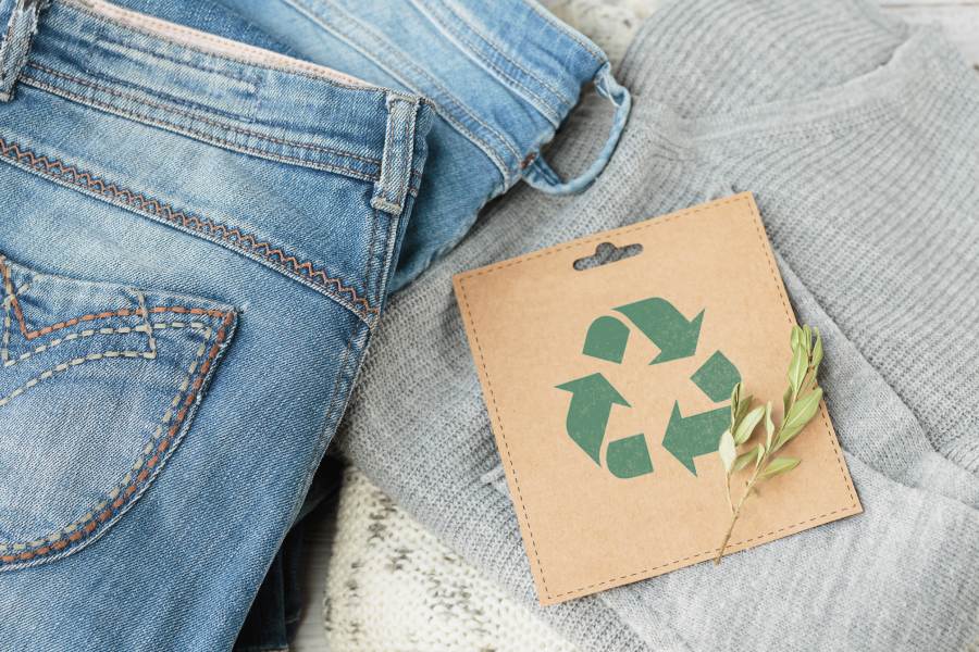 Roba biodegradable i reciclada per a un planeta més sa