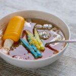 Saps què són els microplàstics i com podrien estar afectant la teva salut? plasticos en la comida